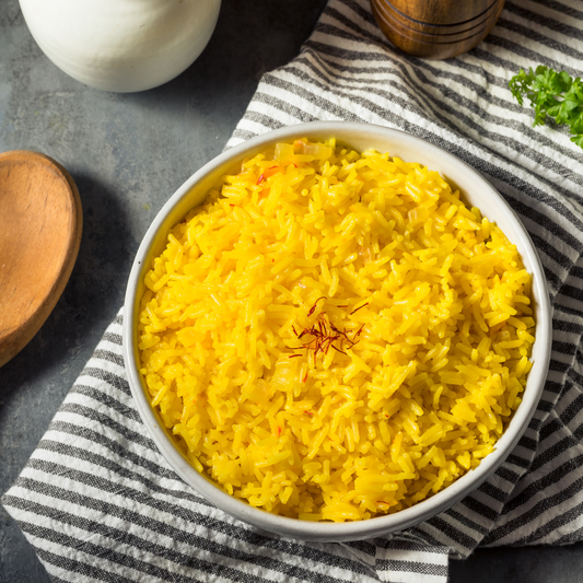 Riz safrané au curcuma et aux légumes